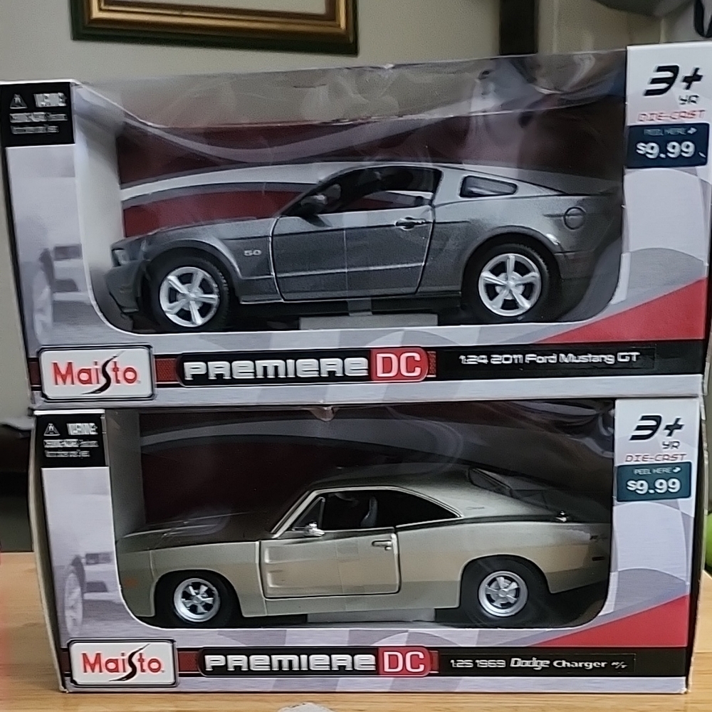 Maisto Premiere DC Model Cars Set